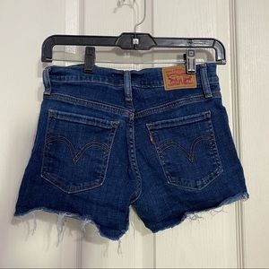 Mid length Levi’s shorts